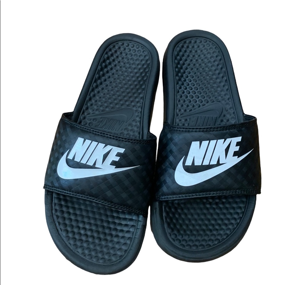 Nike black and white slides size 7 womens